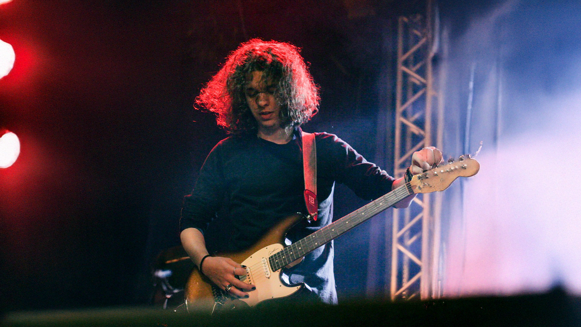 Vitor Colman - Professor de Guitarra e Violão na The Jam Experience - Escola de Música na Barra da Tijuca - Rio de Janeiro - RJ Agende sua aula - Fale conosco pelo WhatsApp (21) 97515-4280 Aula experimental gratuita - Av. das Américas, nº 500 - Bloco 21, Loja 147 - Barra da Tijuca - Rio de Janeiro Aberto de segunda à sábado.